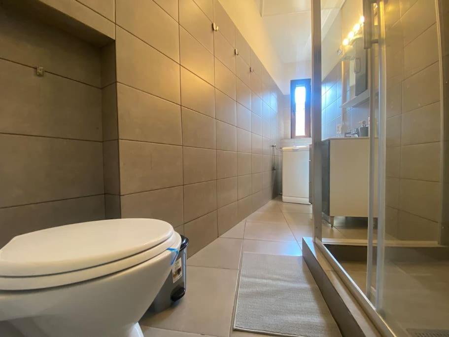 2 Bedroom Apartment With Terrace In City Center Bukarest Exterior foto