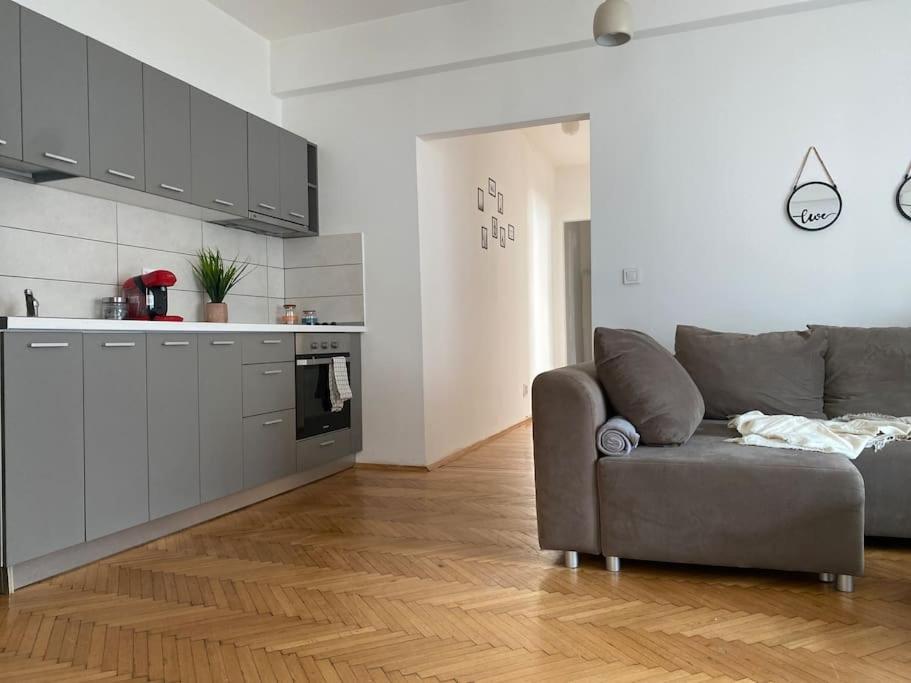2 Bedroom Apartment With Terrace In City Center Bukarest Exterior foto
